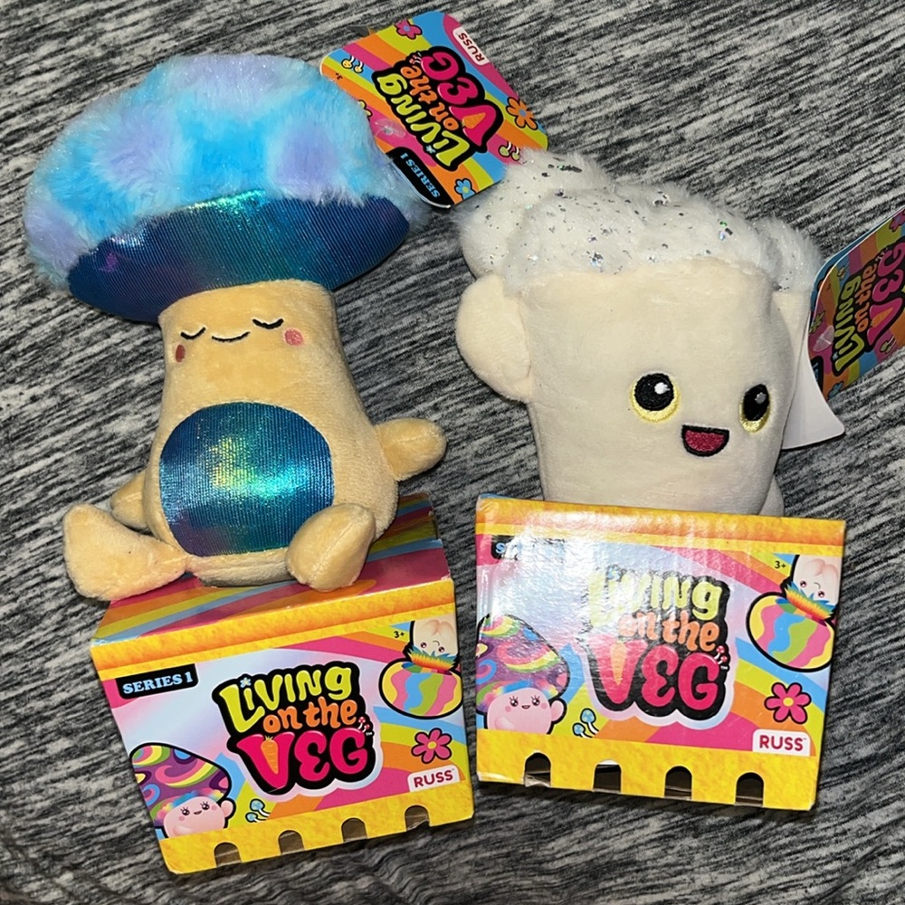 2 NEW First Edition Living on the Veg Stuffies Series 1 Zeek & Stevie Mushrooms
